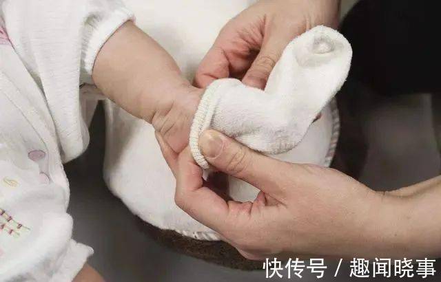 截肢|2个月宝宝险被截肢,每小时放一次血!凶手竟是妈妈一根头发