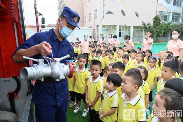 同学们|安全与爱同行 现场直击招远市花样《开学第一课》