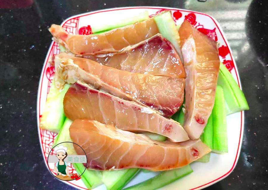 入味|夏天此蒸菜多做给家人吃，蒸一蒸7分钟出锅，真鲜嫩！营养不上火