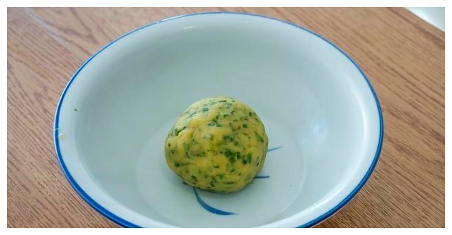 这种早餐饼，层层酥脆直掉渣，做法还简单，外面早餐店根本吃不到