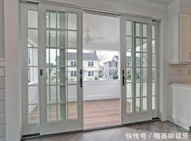 装修|装修阳台不要做推拉门了，如今都流行这么装，瞬间提高实用性