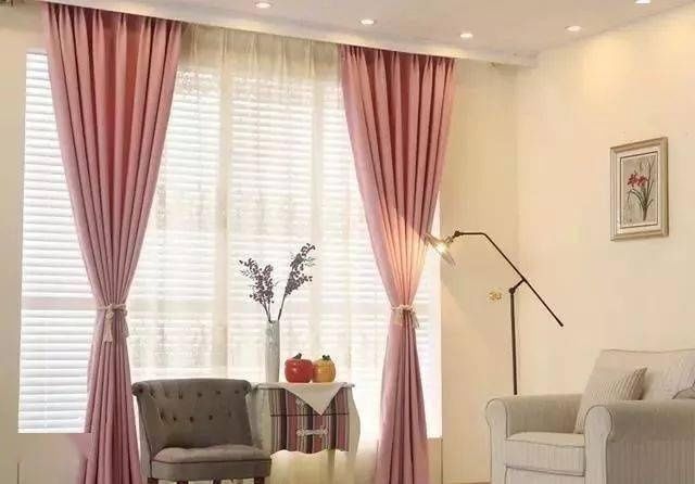 窗帘没洗过?用这招,不用拆不用水洗,干净如新,太厉害了