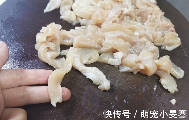 关晓彤晒出减肥食谱,全是妈妈亲自搭配,难怪个高还那么瘦,服气