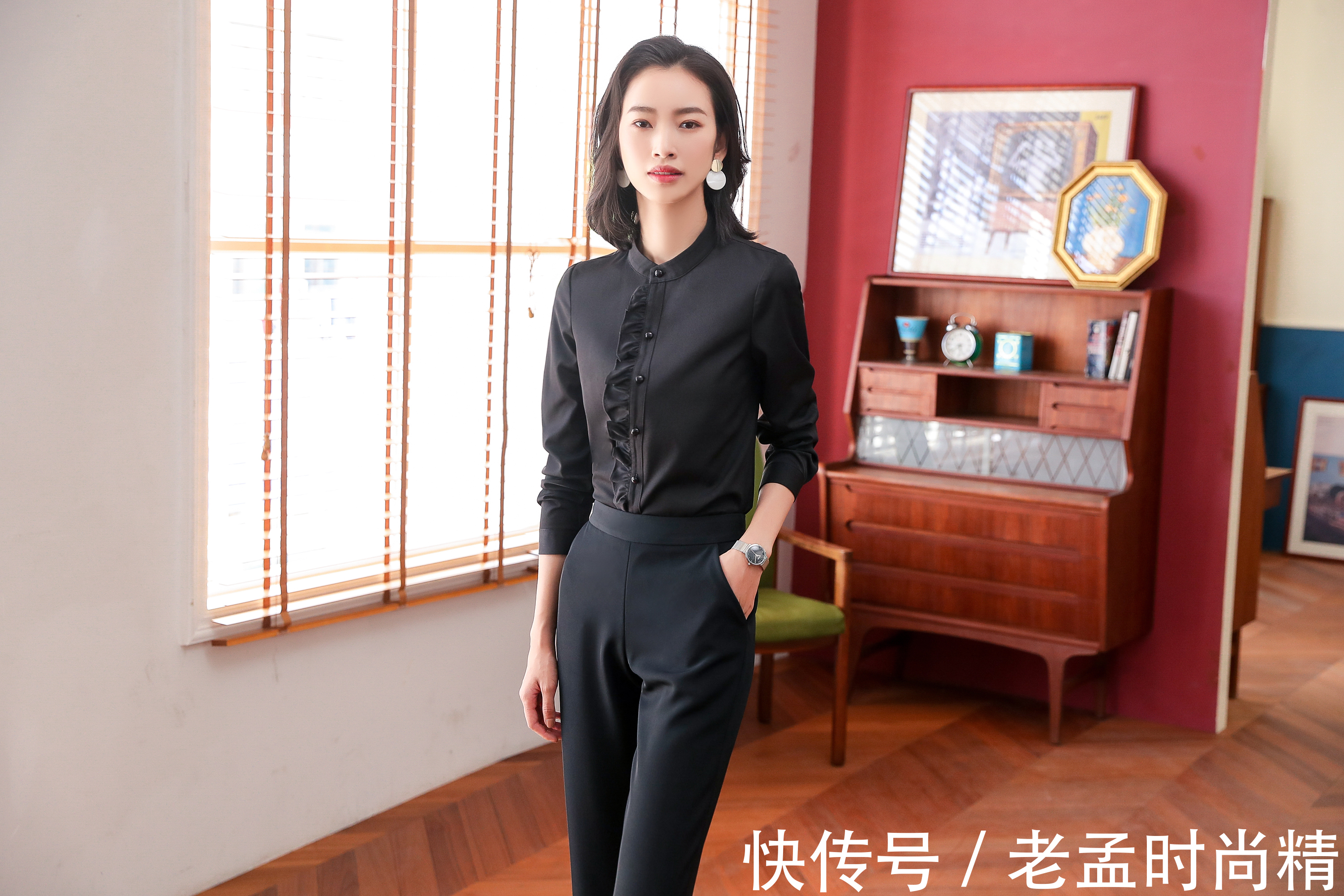 职业套装 黑色衬衫职业套装非常推荐