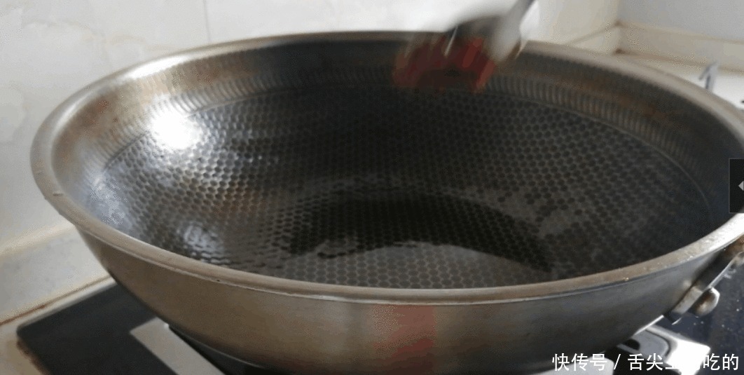 做出|大白菜怎么吃?白菜百吃,一碗芡汁,做出不一样的味道