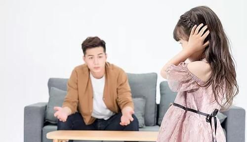 孩子3种行为貌似普通,实则没教养,别人不说家长也要心里有数