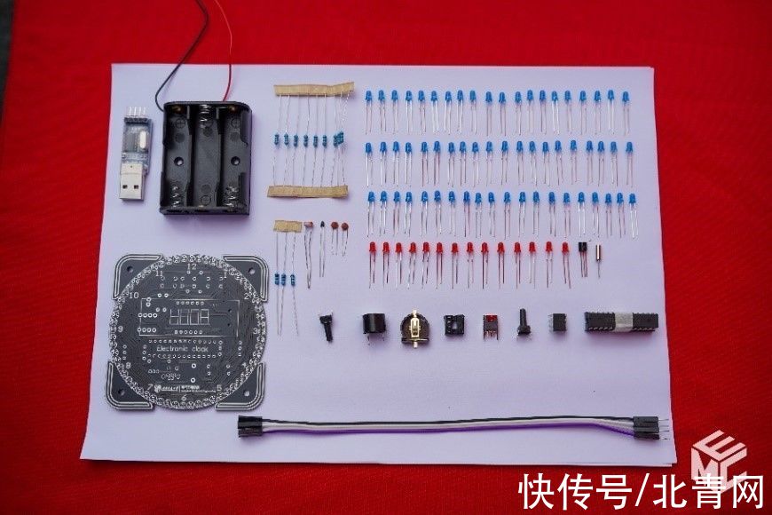 大礼包|用电子元器件组个闹钟！西南交通大学电气工程学院新生开学礼硬核有创意