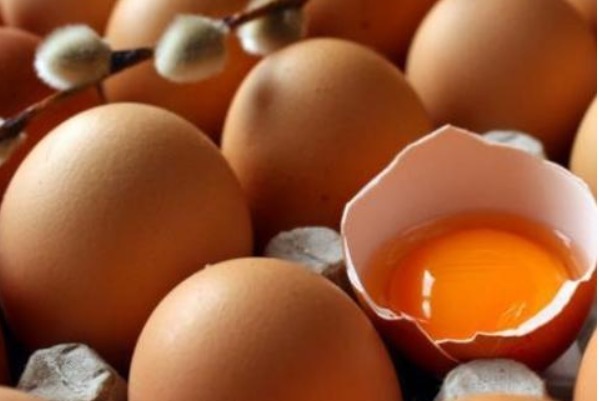你买鸡蛋挑大的还是挑小的养殖户不小心说漏嘴，看完别再买错了