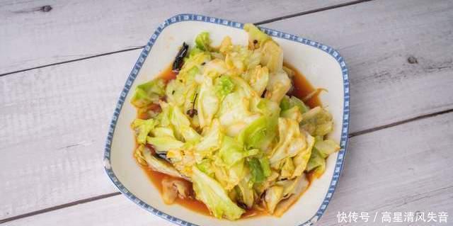 猪油|炒包菜时,牢记3个小诀窍,包菜脆嫩爽口,比饭店的还要好吃