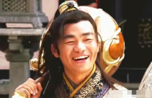 |5个版本的李元霸,除了最后其他都是搞笑的,居然还有女版?