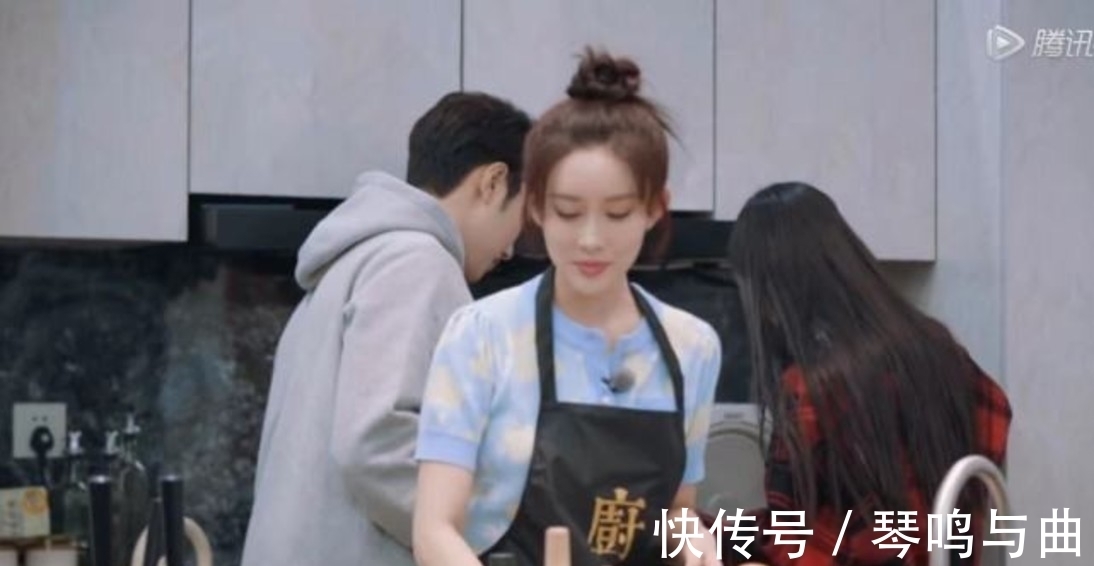 难堪|孟子义让郭麒麟给自己系安全带，警惕对方炒CP，张翰可不惯着她？