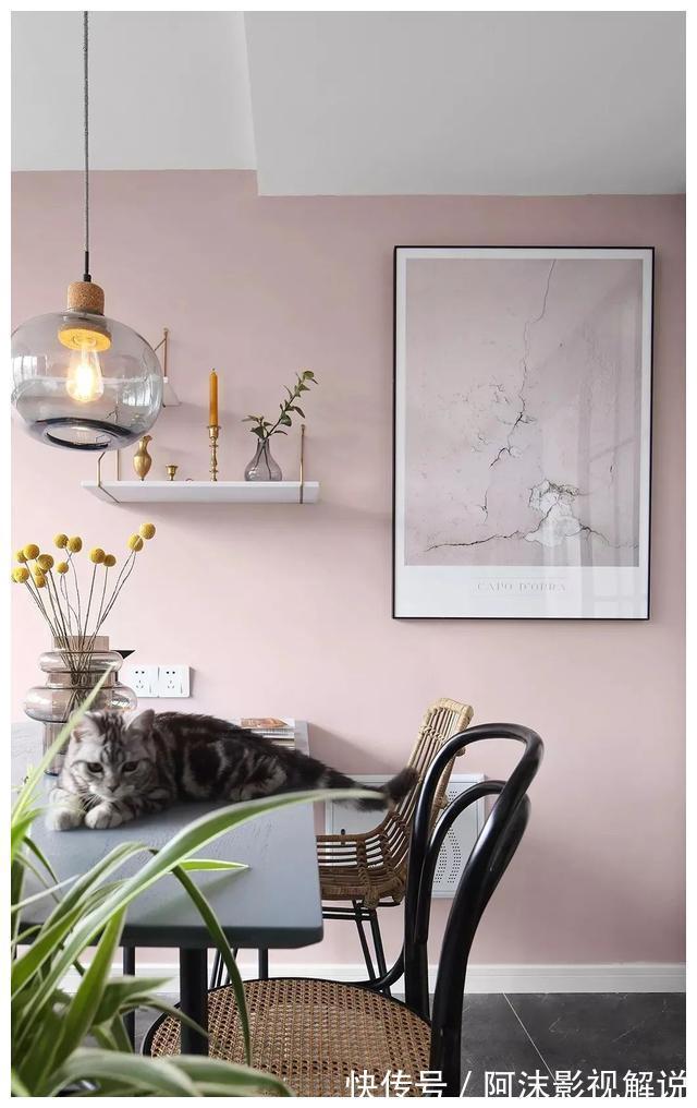 次卧|女生把70㎡顶楼户型,打造成舒适阳光美宅,充满了居住智慧!