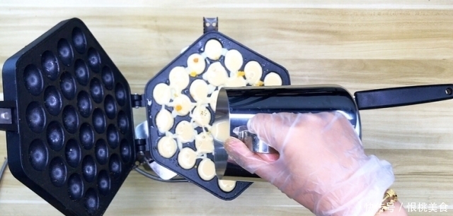 搅拌均匀|从小吃到大的“鸡蛋仔”原来这么简单,完成儿时的梦想一次吃到饱