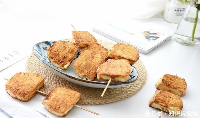 比炸馒头片还好吃的烤馍片,让你足不出户尝到烧烤摊的味道,香