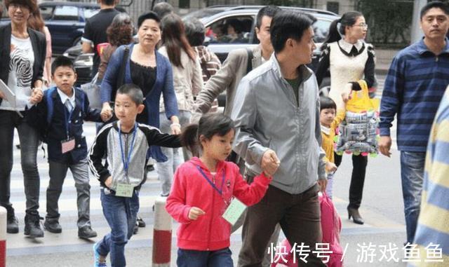 孩子|11岁男童身高172公分,是喝牛奶造就?这2样食物可给娃多