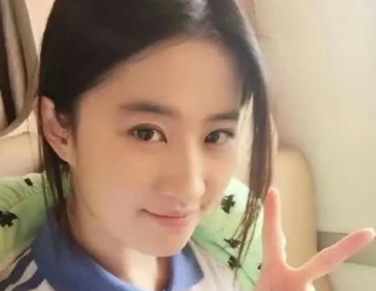 家长|家长最不愿意女儿选择“这3专业”,看似光鲜亮丽,实则满是辛酸!