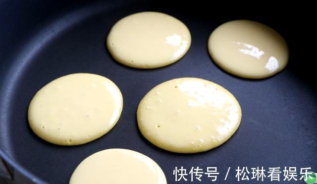 酸奶松饼制作教程，不用烤箱，不用油不用水，蓬松又香软