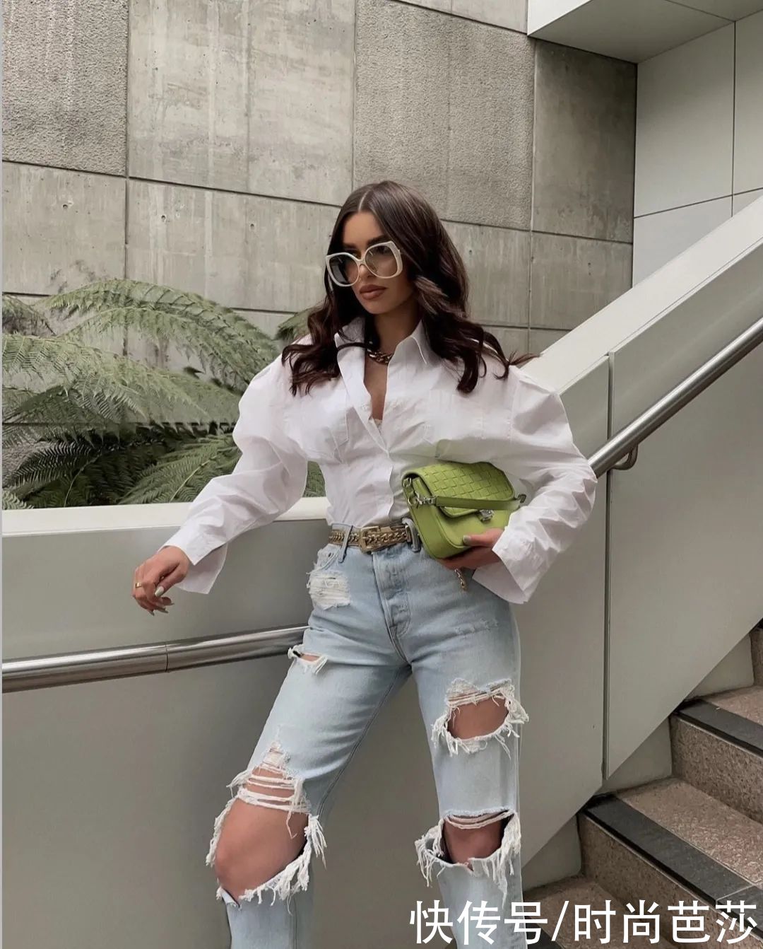 驼背女孩，如何穿出气质感？