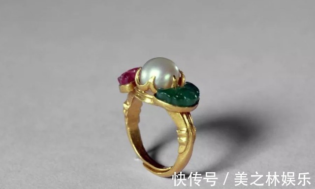 戴法 不同的珠宝首饰有着不同的佩戴讲究,你知道有哪些讲究吗!