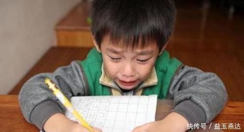 每个孩子|男孩名字足足“103笔”,在考场急得大哭,监考老师我也写不来