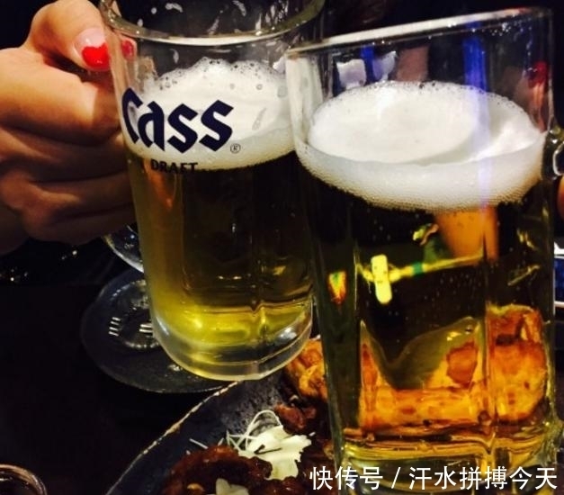 小店|韩国人的炸鸡啤酒到底长什么样,送泡菜这点国内小店可没学到