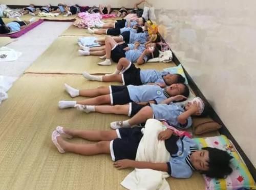 中小学迎来午休课，躺睡时长约40分钟，五一后或将开始实行