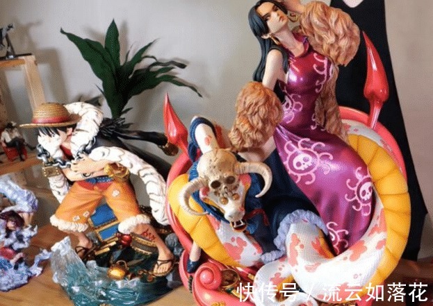 女帝|集齐《海贼王》全套人物手办要多少钱，女帝手办花三月工资