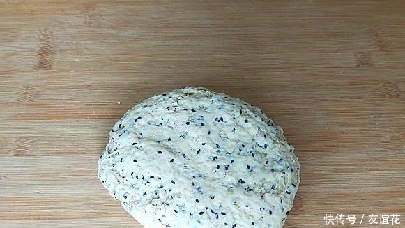 芝麻|1碗面粉,1个鸡蛋,试试这个新鲜做法,比油条还香,比麻叶还好吃