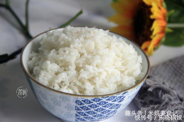 煮米饭记住这4点，煮出的米饭粒粒分明更香软，没菜也能吃2大碗