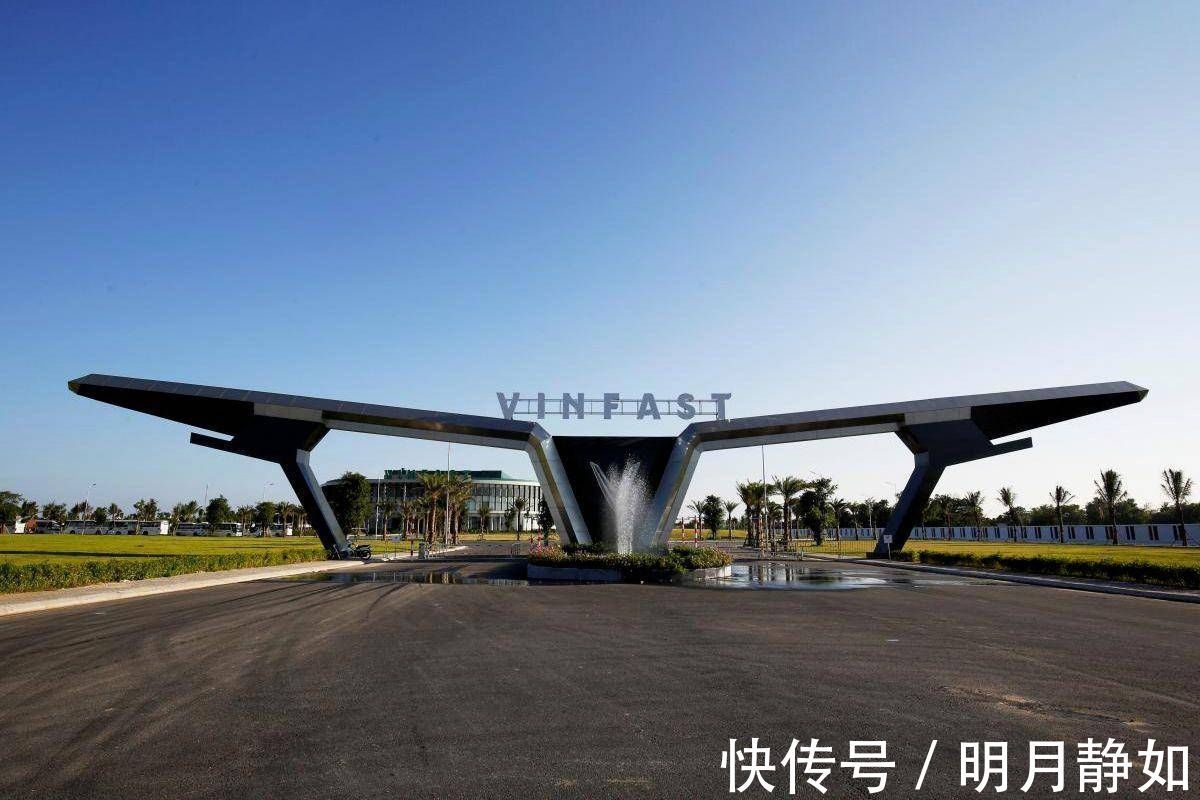 vinf为产能打足“鸡血”，富士康造车业务“深踩油门”