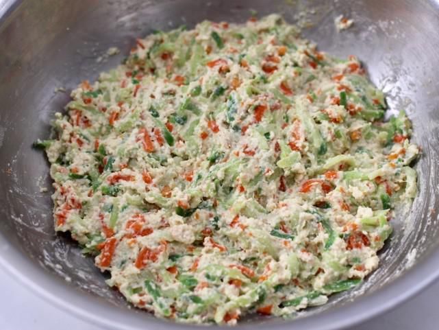 萝卜|炸丸子只知道用面粉,加上它,炸出来的丸子外酥里嫩,凉了也不硬