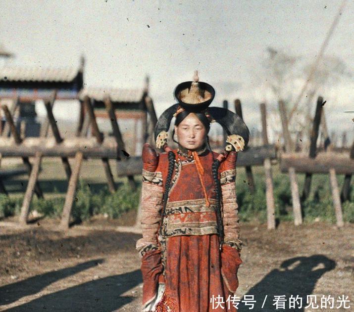 女性|晚清女性彩色老照片穿红衣的新娘,求生欲强的女囚犯!