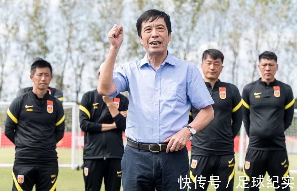 广州队|中超将进入双雄争霸的格局，北京国安无斗志？广州队难走出困境？