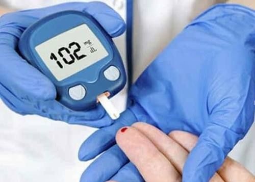 葡萄糖|糖尿病人尽量“管住嘴”，尽量少碰这3种食物，坚持这3个习惯