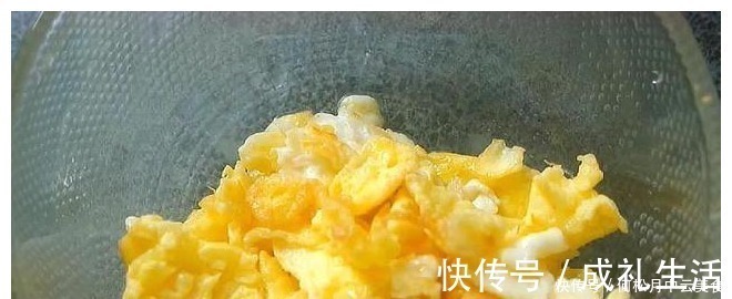 大厨教你在家做炒面,实在太香了,看着都好吃,先收藏了!