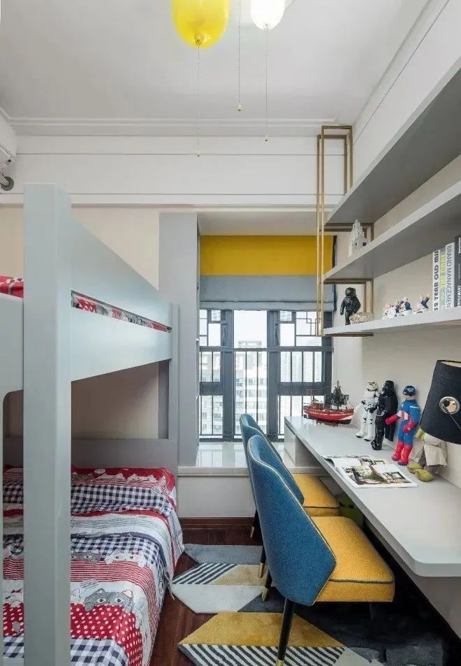 卧室|小卧室别再装榻榻米了，人家聪明人都这样设计，照样美观又实用！