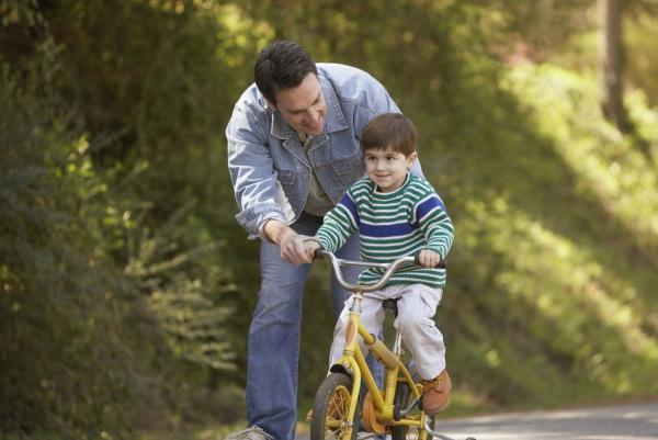 爸爸|娃被谁带大智商不同,耶鲁大学研究结果告诉你,谁带的娃更聪明