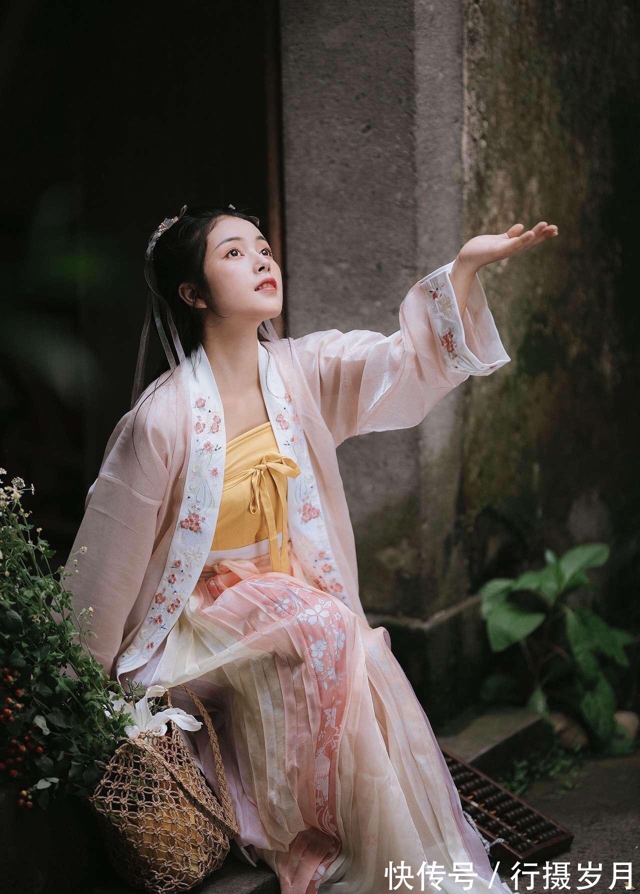 君莫|轻轻低吟，醉了梦中人