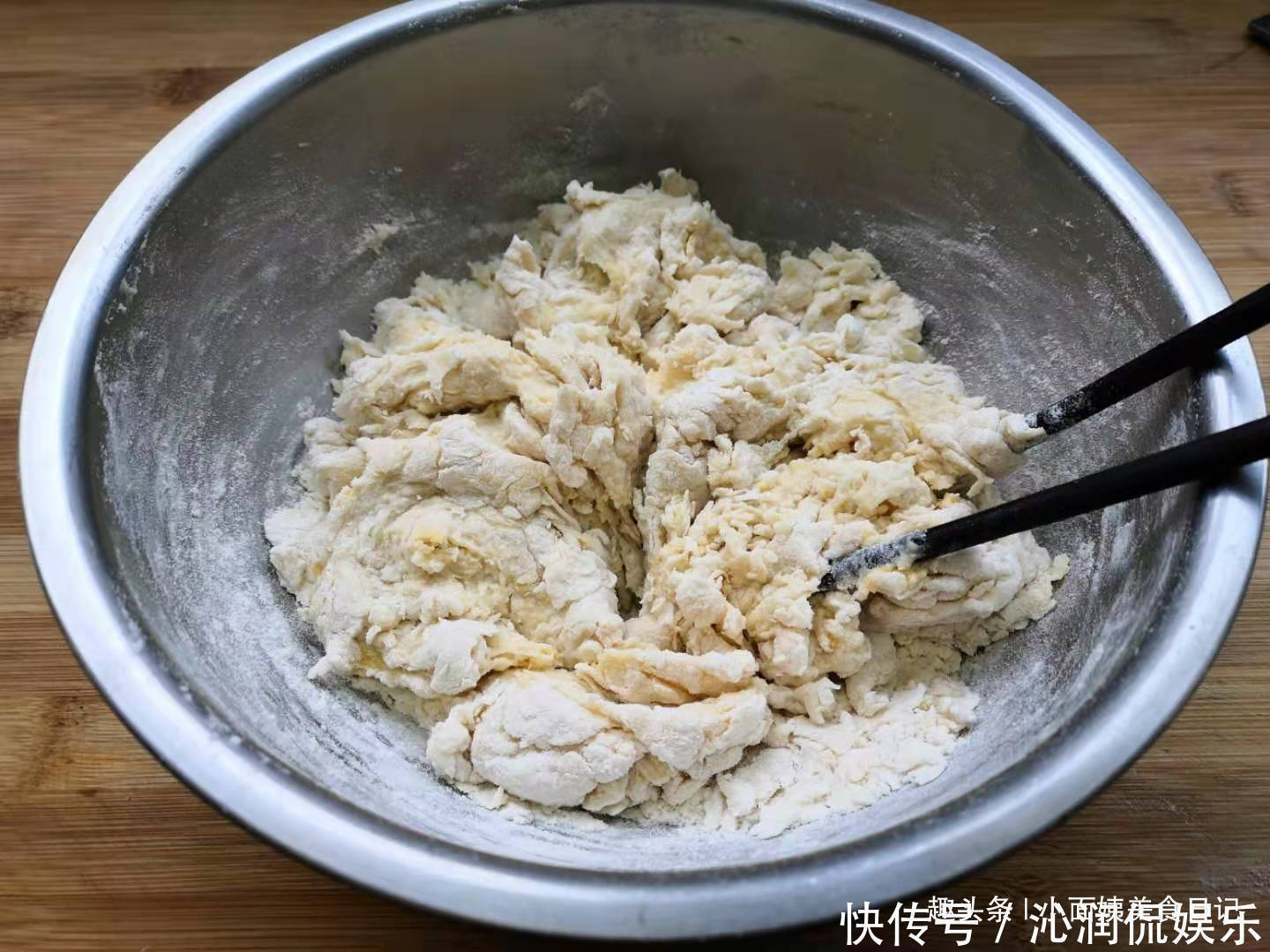 猪油|冬季，我家最爱这馅饼，又薄又软，一口气吃了四个还觉得不过瘾！