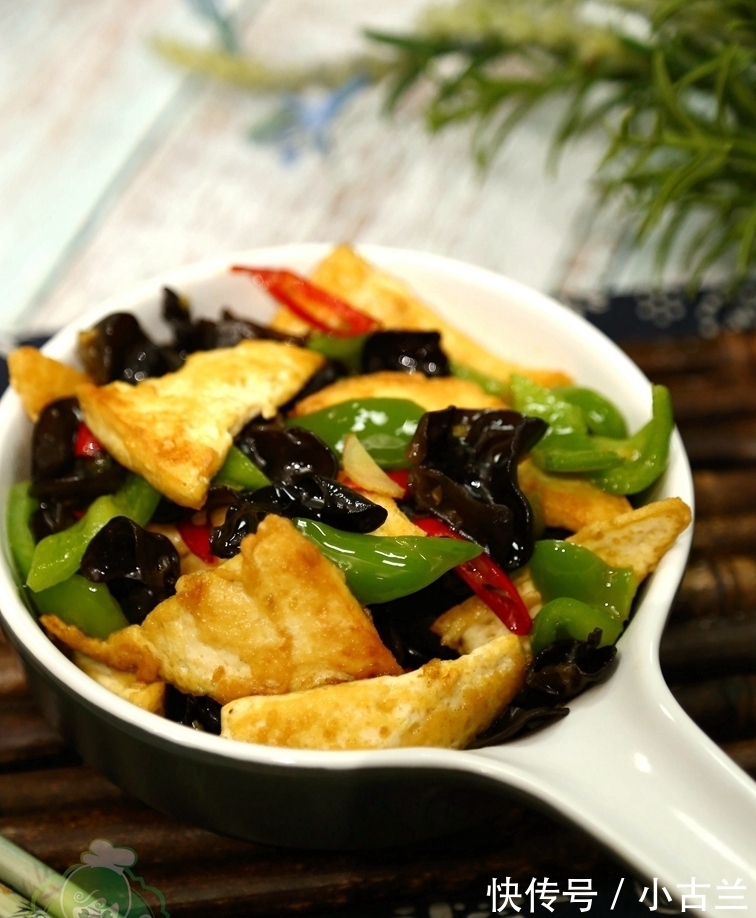 红柿子椒|只花5元，却比肉还香，全家爱吃，强身健体，抵抗春季感冒高发