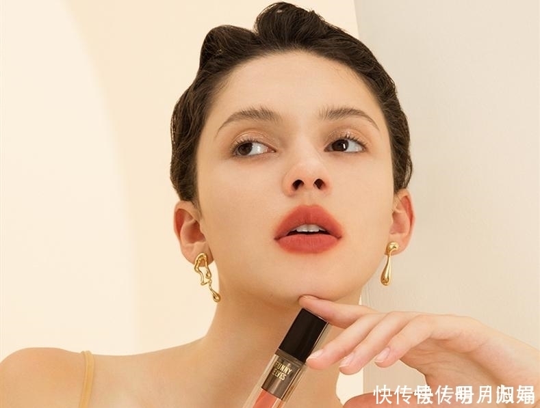 口红|黄皮巧涂这四个色的口红,素颜也巨显气色,亮白提升三个档!