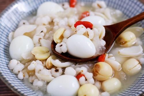  冬天，家人记得多喝这汤，简单煮一煮，湿气没了，脸色更红润