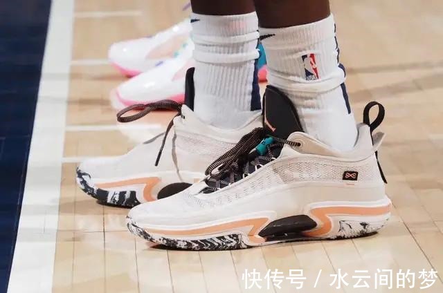 jordan NBA球员上脚海沃德穿安踏联名款,哈雷尔的定制球鞋很骚