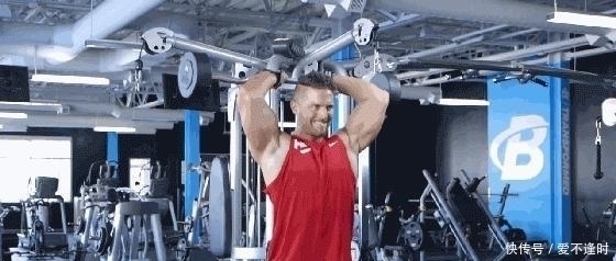 女孩子|140斤健身网红,腰臀比只有06,好身材让她魅力倍增