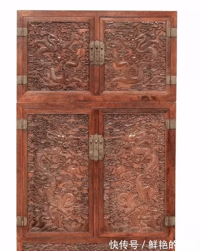 官帽椅&20多吨的黄花梨就出了17件家具,标价1.9亿,卖了5年都卖不出去!