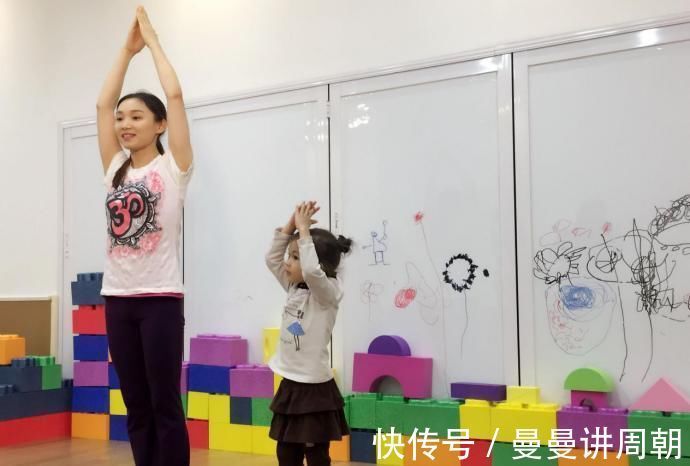 小姐姐|她是亚太瑜伽协会高级导师，也是位宝妈，高标准瑜伽令人赞不绝口