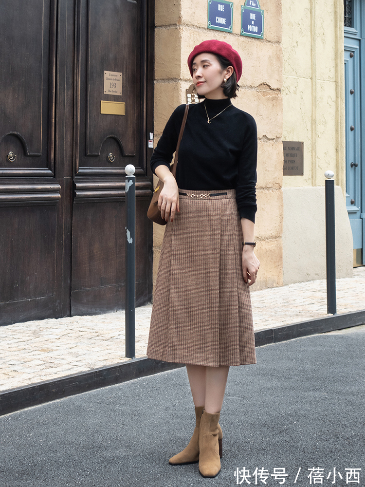 百褶半身裙|奔三奔四的女性少穿牛仔裤,试试这几条半身裙,高级优雅还显腿长