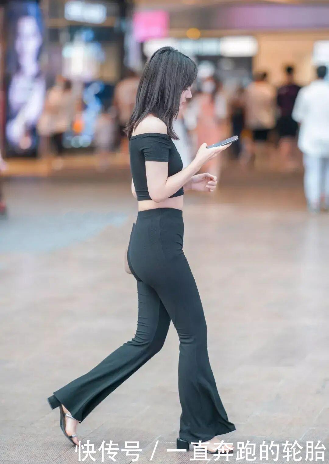 美女|被“遗忘”了的小黑裤,没想到会重新出山,时髦修身更胜一筹!