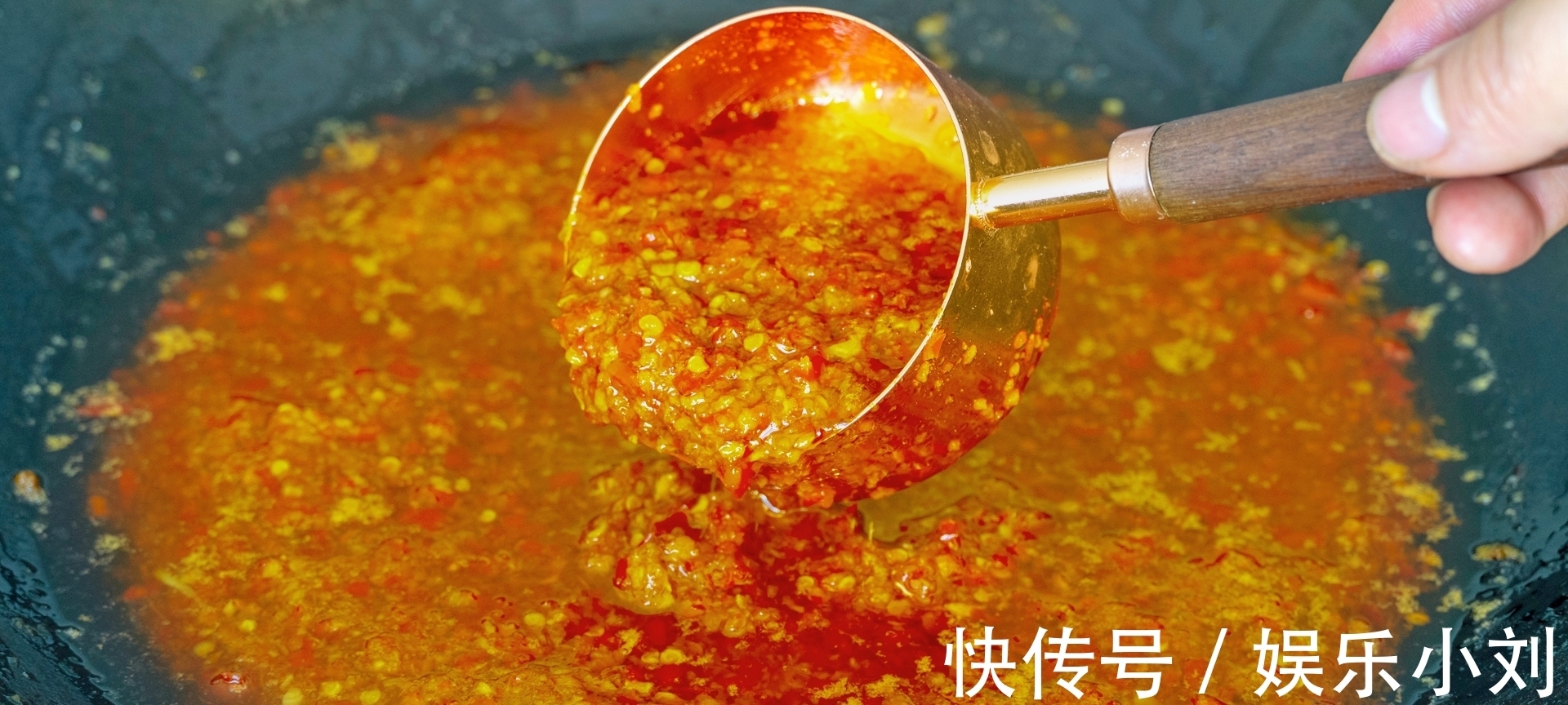 好吃|饭店的蒜蓉酱为什么好吃？学会做了后吃起来不苦不涩，做菜香