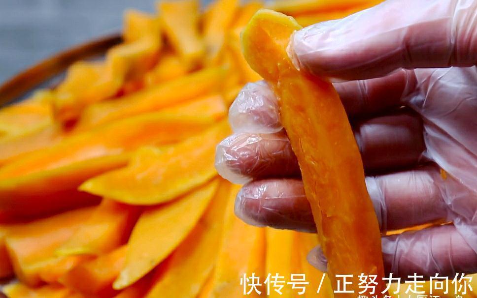 晒红薯干时，学会这2个技巧，软糯香甜有嚼劲，再也不用买着吃了